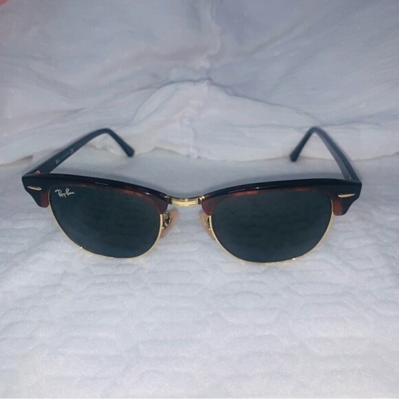 frame Ray-Ban RB3016 Clubmaster Classic Sunglasses, unisex with a Ray-Ban case. - Picture 9 of 10